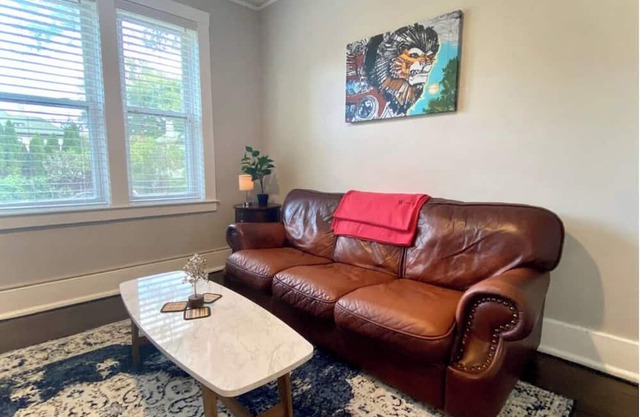 30+Day Rentals + Comfy & Professional-Friendly