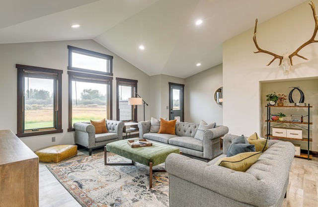 Pinedale Getaway Near Hiking, Skiing & Lakes!