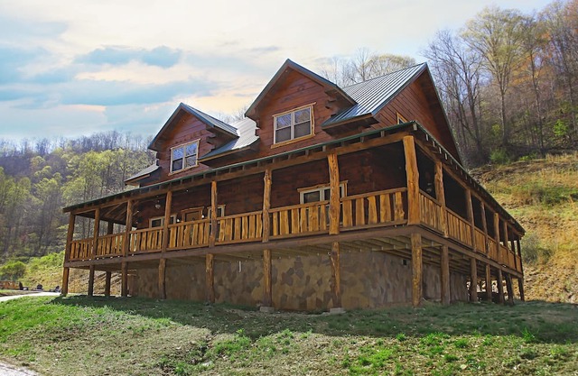 Deluxe 4 Bedroom 4-1/2 Bath Log Cabin With Theater Room