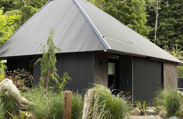 Flow Cottage - #11 Flow. Modern. Nordic Cabin, Hot Tub. Outdoor Shower