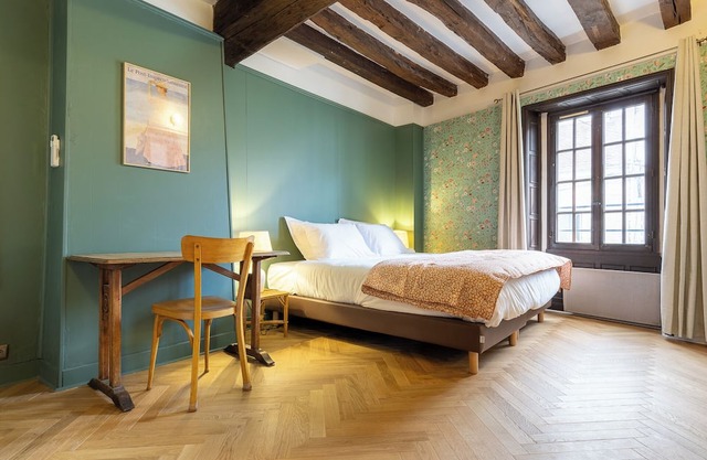 Charming renovated air-conditioned cottage, historic center of Moret-sur-Loing