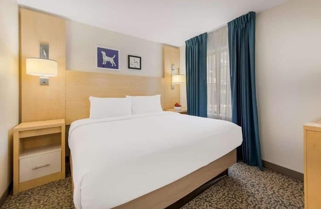 3 Family-Friendly Suites Near SouthPark Mall and Charlotte Douglas Airport
