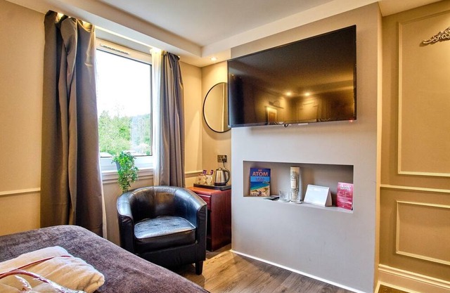 Tranquil Highland Hotel w/Breakfast, Gardens & Indoor Games near National Park