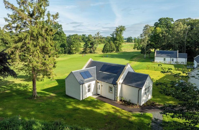 SCHLOSS Roxburghe Hotel n1-bedroom cottage near Heiton