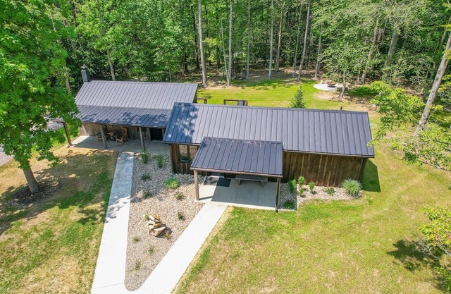 Woodside Ranch House w/Hot Tub, Private Deck & Scenic Trails in Wine Country
