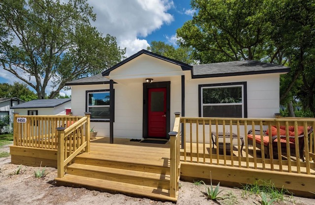 Fully renovated with 2 bedrooms, 1.5 bathrooms, pet friendly & hot tub