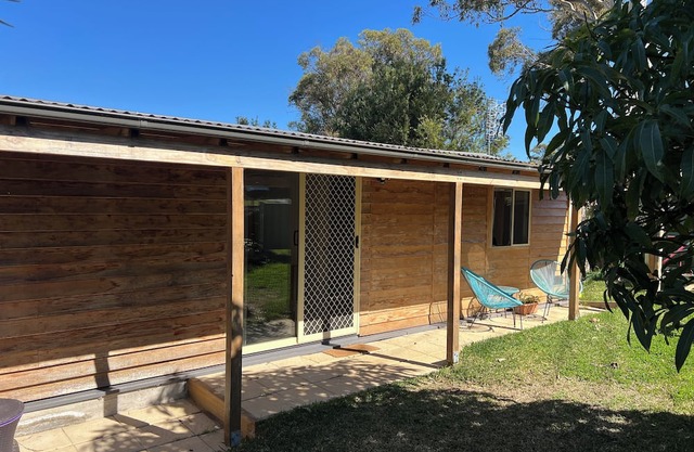 Cabin style garden studio near the lake with private access.