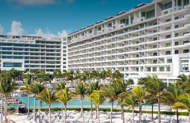 Garza Blanca Cancun Resort 2bed, 3 bath suite w/ kit, w/d, liv rm w/sofabed