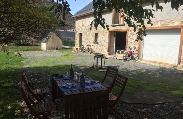 Large renovated old house with garden and swimming pool