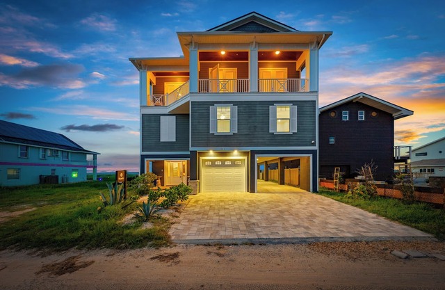 Beautiful luxurious ocean front home Flagler Beach