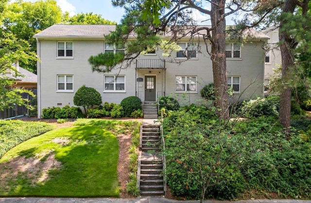 15 Standish Ave NW