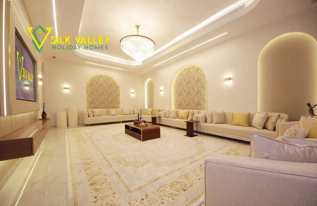 Luxurious 6-bedroom + maid's villa with modern amenities