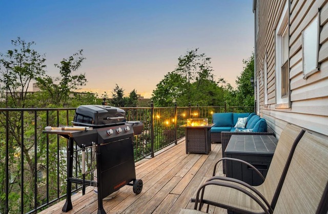 6 bdr Yonkers Home, 2 Apts, Balcony & Parking