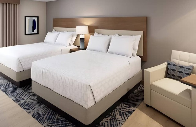 Spacious Suite with Full Kitchen Near Macomb Center for the Performing Arts