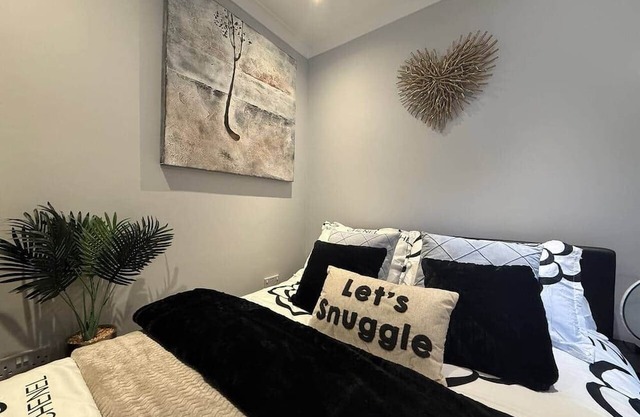 Studio C - Newly renovated private 1 bed studio
