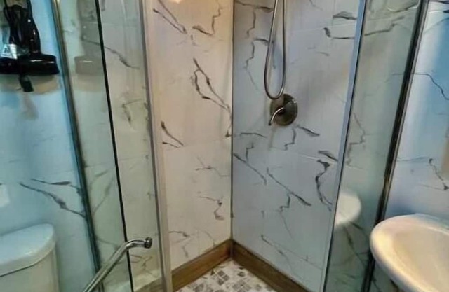 Private entrance studio with bathroom