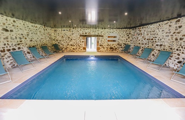 So Villa Le Chalet (58) - Indoor pool - Basketball - 2h from Lyon - 45p.