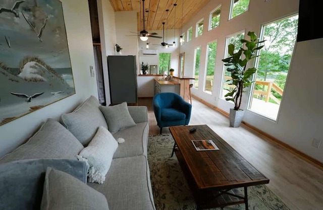 Luxe 2BR Cabin w/Deck + Creek View | Working Farm