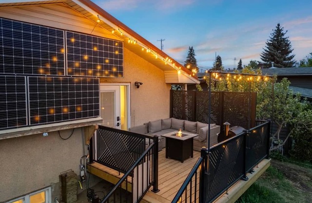 Spa vibes, game room fun, and two decks. Just minutes from Whyte Ave & Downtown.