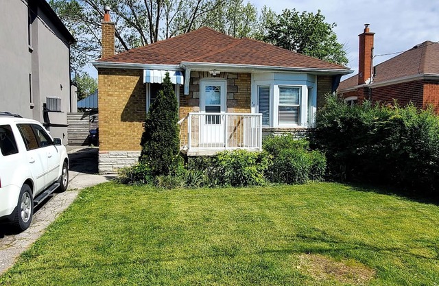 Cozy 3 bed 2 bath in Weston Village