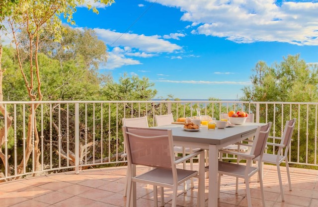 The Ocean Retreat - Beach Villa 30m next to the sea