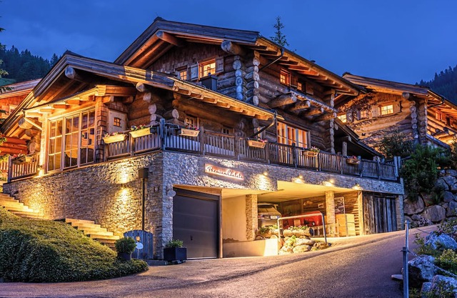 Exclusive chalets with own sauna, whirlpool & fireplace– luxury made for comfort