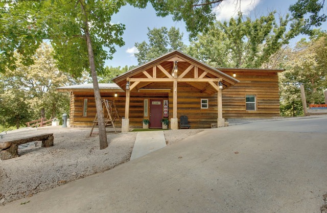 Lakefront Family Cabin w/Patios in Odessa!