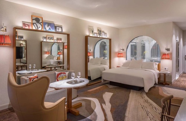 Elegant Tranquil Room with Stunning City Views In The Heart of Downtown Seattle