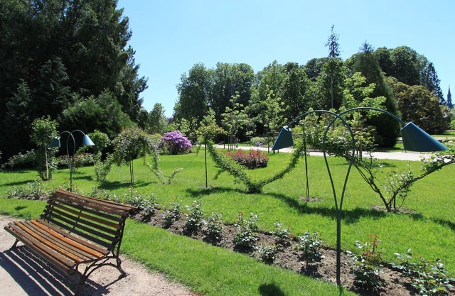Hiking at Parc Naturel Urbain De La Luye! Onsite Parking and Outdoor Pool!