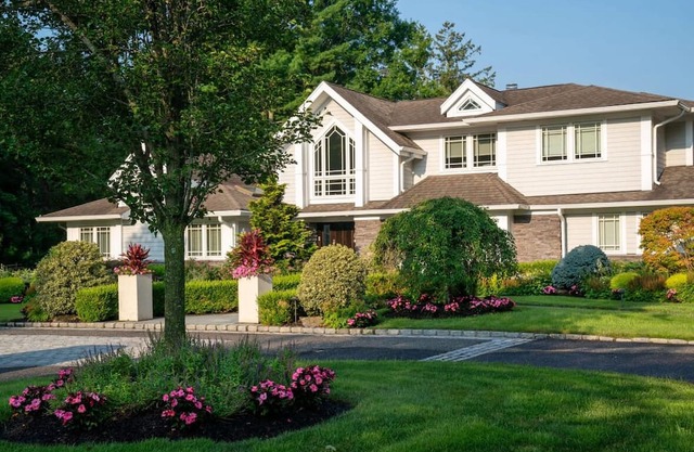 Beautiful immaculate spacious home in Old Westbury available for Ryder Cup