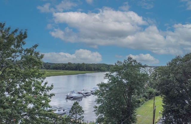 Beautiful Cottage with Water Views - 2 Bedrooms