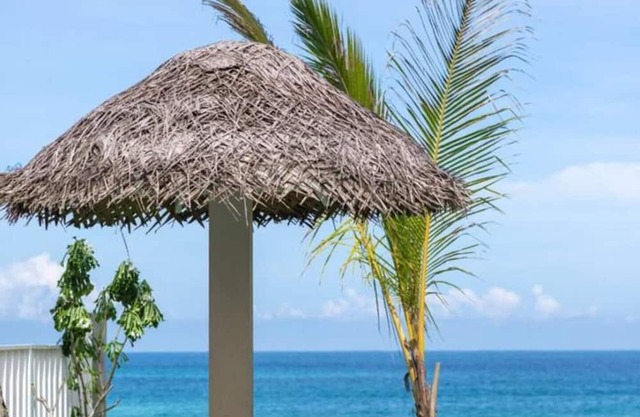 3-bedroom Luxurious beachfront villa