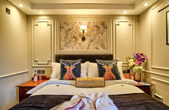 Scenic Highland Room w/Mountain View, Free Parking, Indoor Games