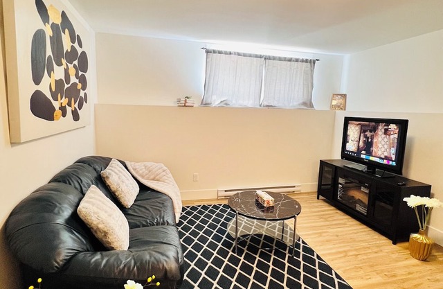 New and Modern Suite in Bristol Riverview