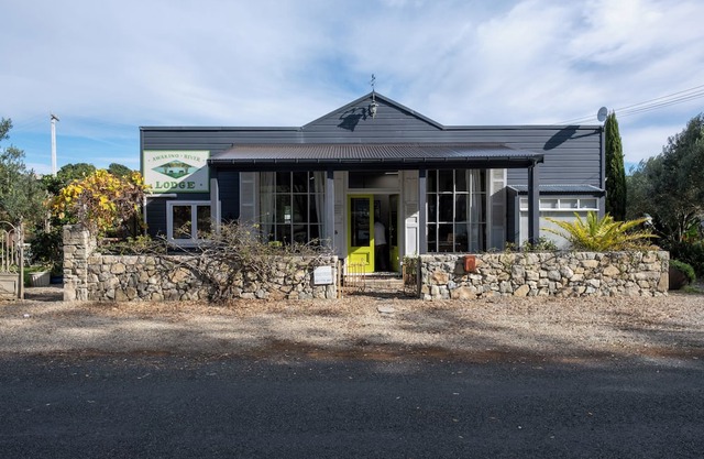 Awakino River Lodge - Coastal Romance - Historic - Spa Pool - Black Sand Beaches