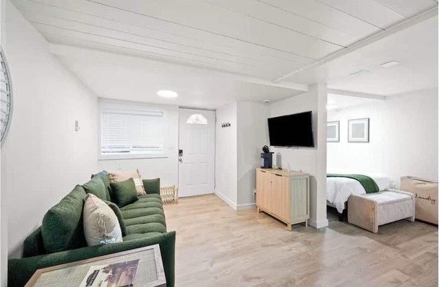 Juanita Bay Cottages B2