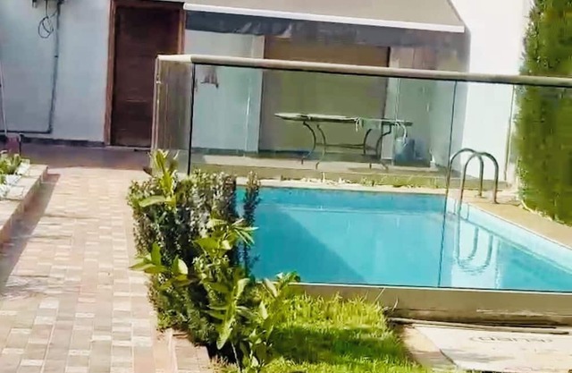 House with swimming pool 7 minutes from the beach by car