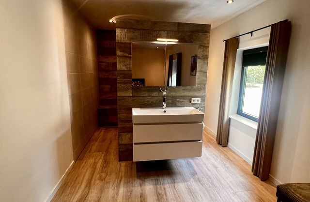 Luxury recreation house in the middle of a wooded area (31f)