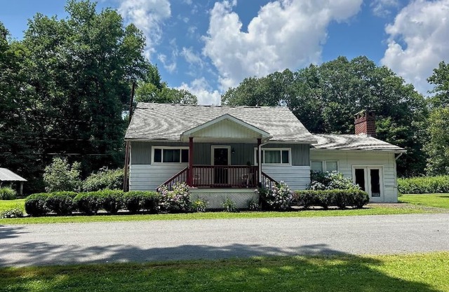 Cornerstone Escape - Robin Vacation Rentals