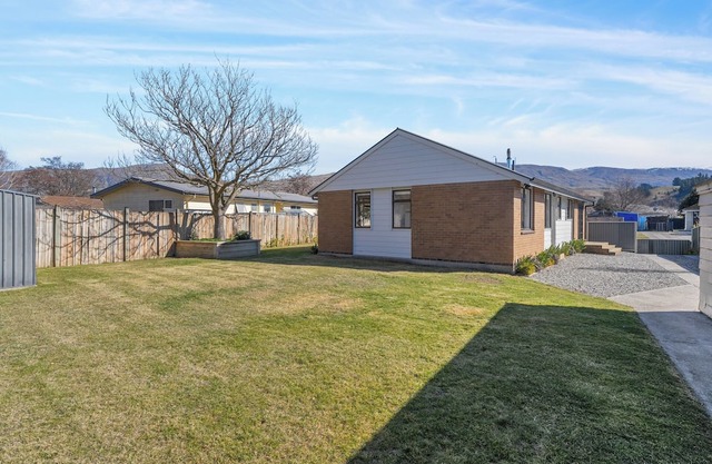 Antimony Retreat - Cromwell Holiday Home