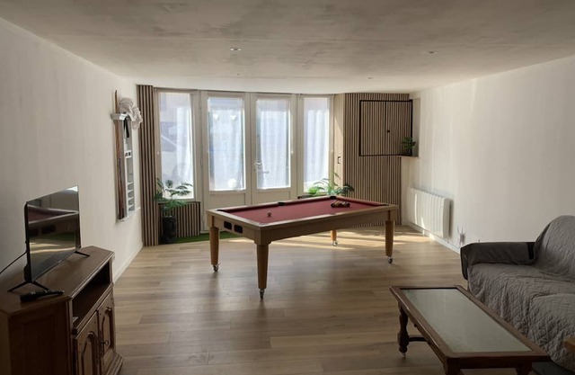 Apartment in the heart of the village!
