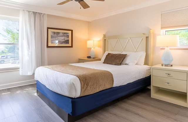 See Breathtaking Bay Views from Your Balcony! 3BR Unit w/Kitchen | Onsite Pool