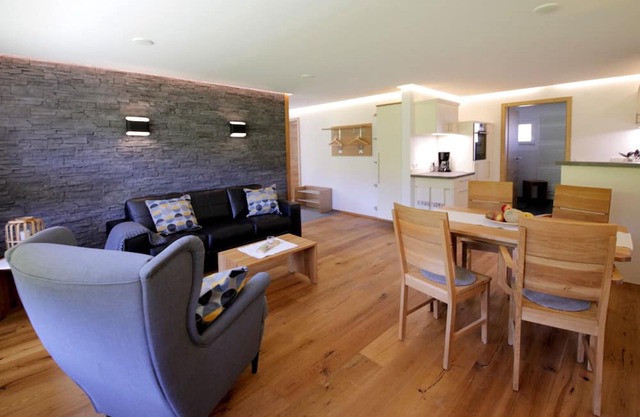 Apartment 'Abendgrund' with Private Terrace, Shared Garden and Wi-Fi