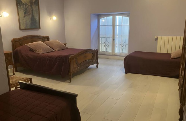 Guest Room 'Lavande 4 Persons' with Shared Pool, Shared Terrace and Wi-Fi