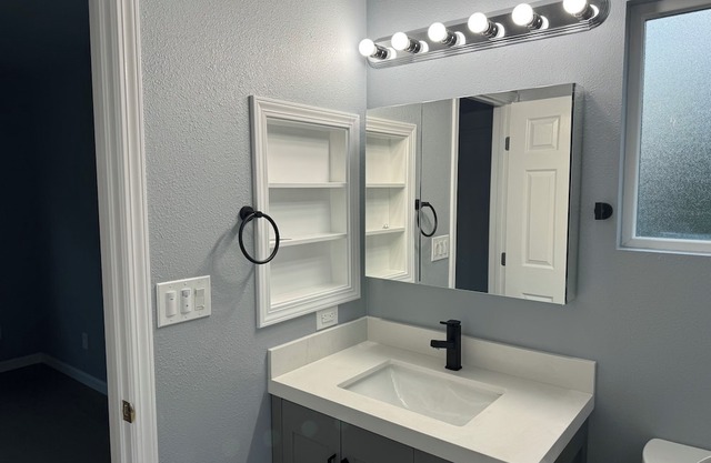 Fabulous 1b1b with AC in Redwood City