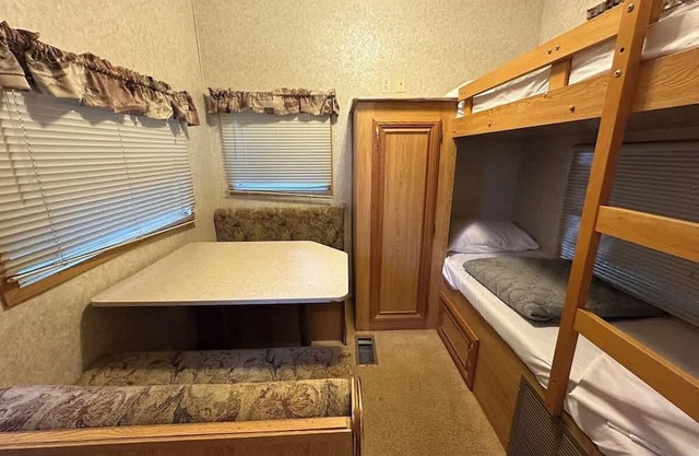 Lakefront RV Cottage in Parry Sound #14