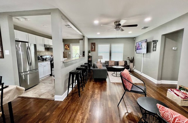 3BR Woodlawn Home | Furnished Extended Stay Near Med Center