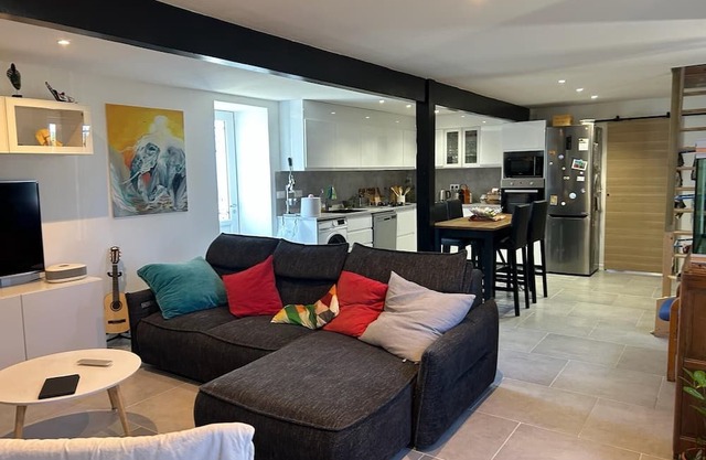 Quiet family home with large garden