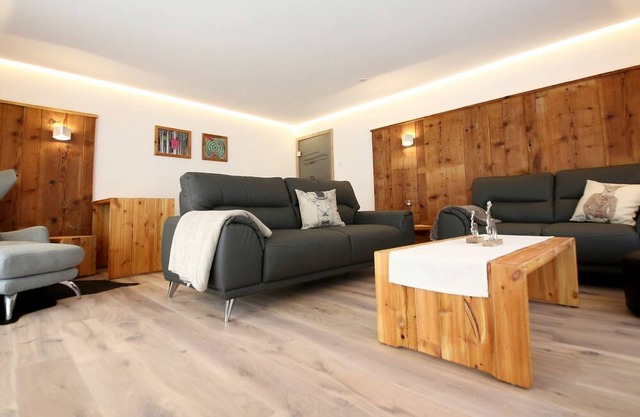 Apartment 'Holzwieb' with Private Terrace, Shared Garden and Wi-Fi