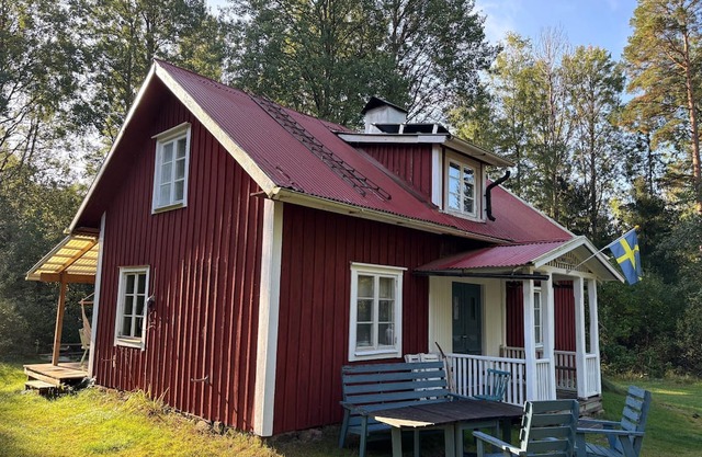 Hus Blommekulla - Historic Swedish house in a secluded location with boats & pure nature